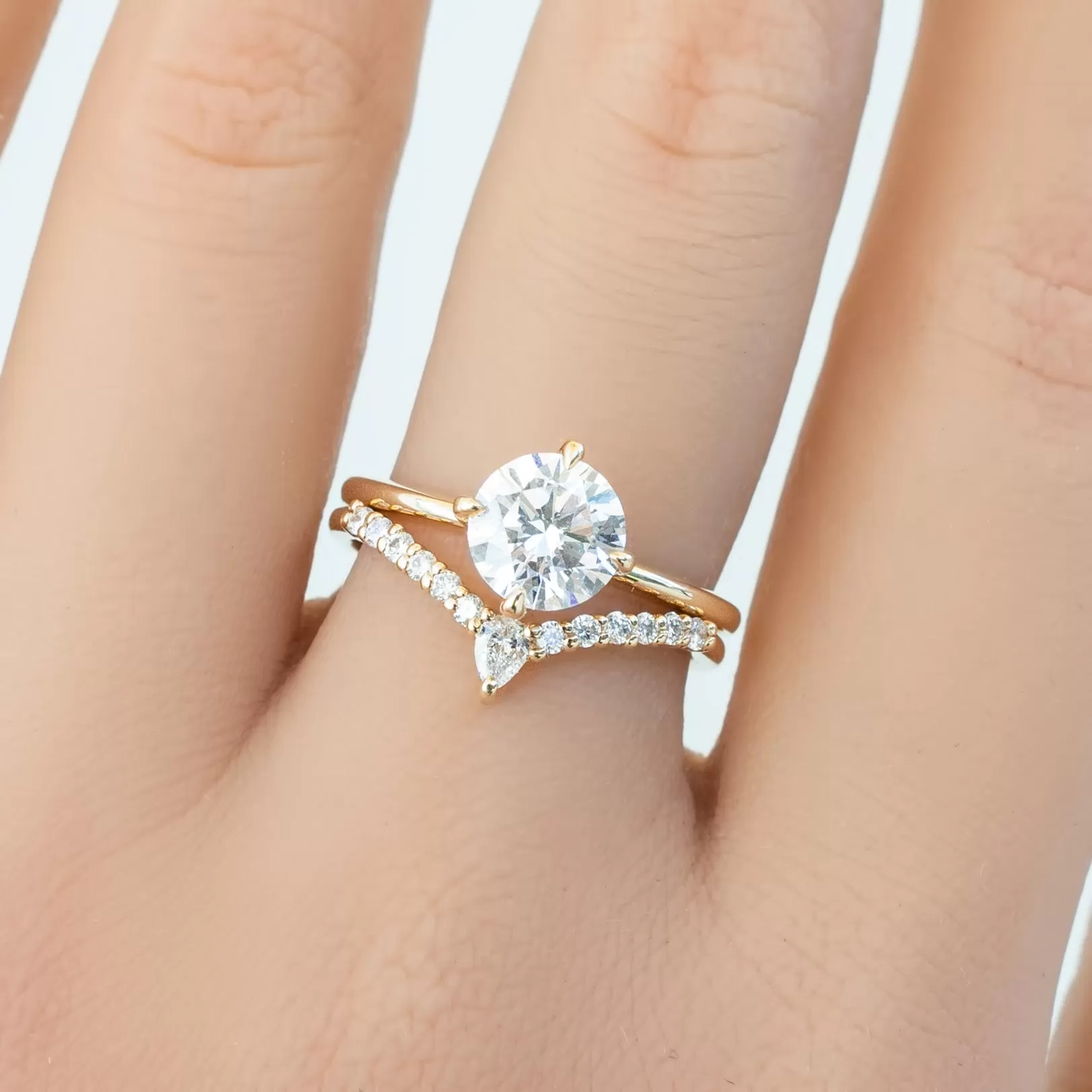 Alice Ring, Round Brilliant-Cut Diamond