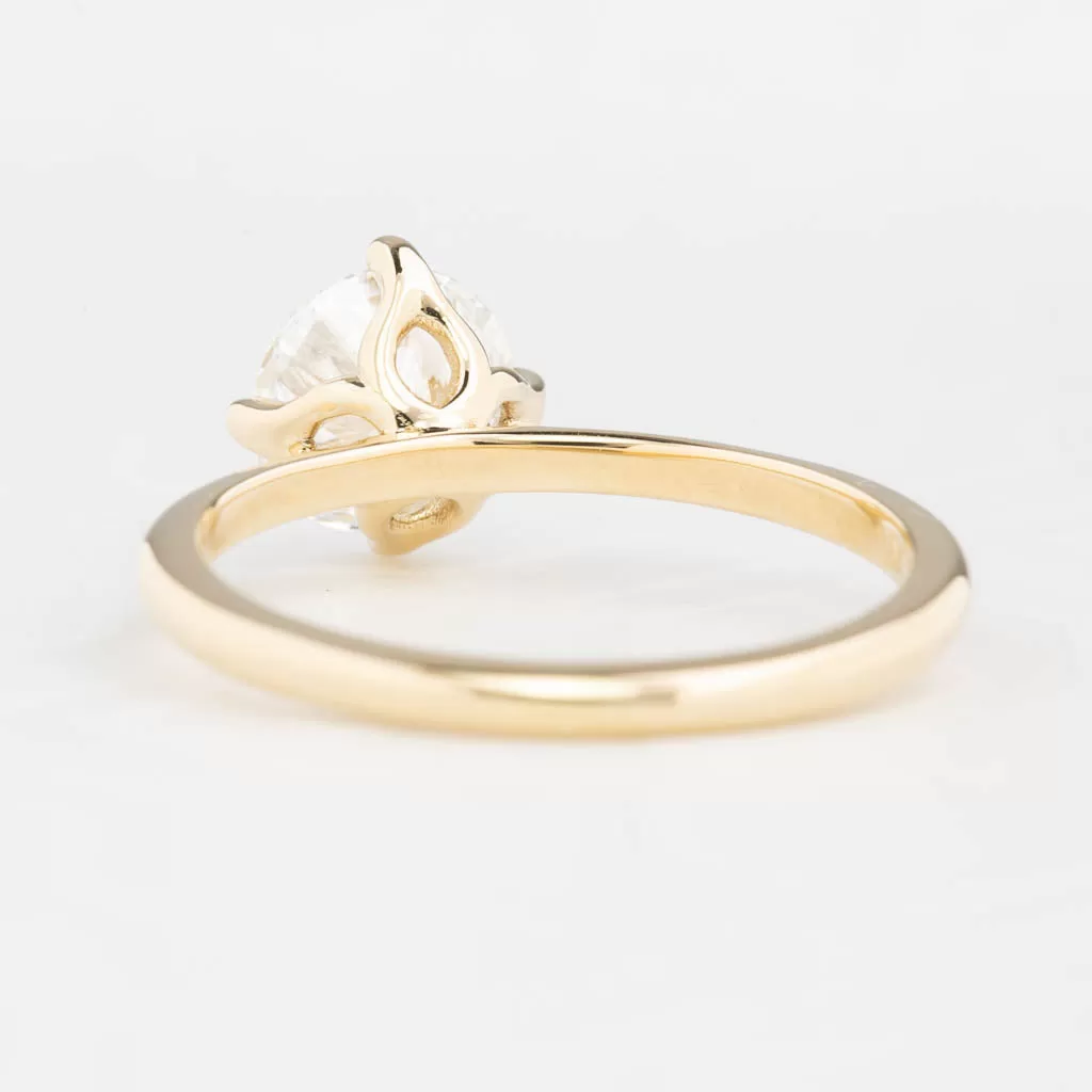 Alice Ring, Round Brilliant-Cut Diamond