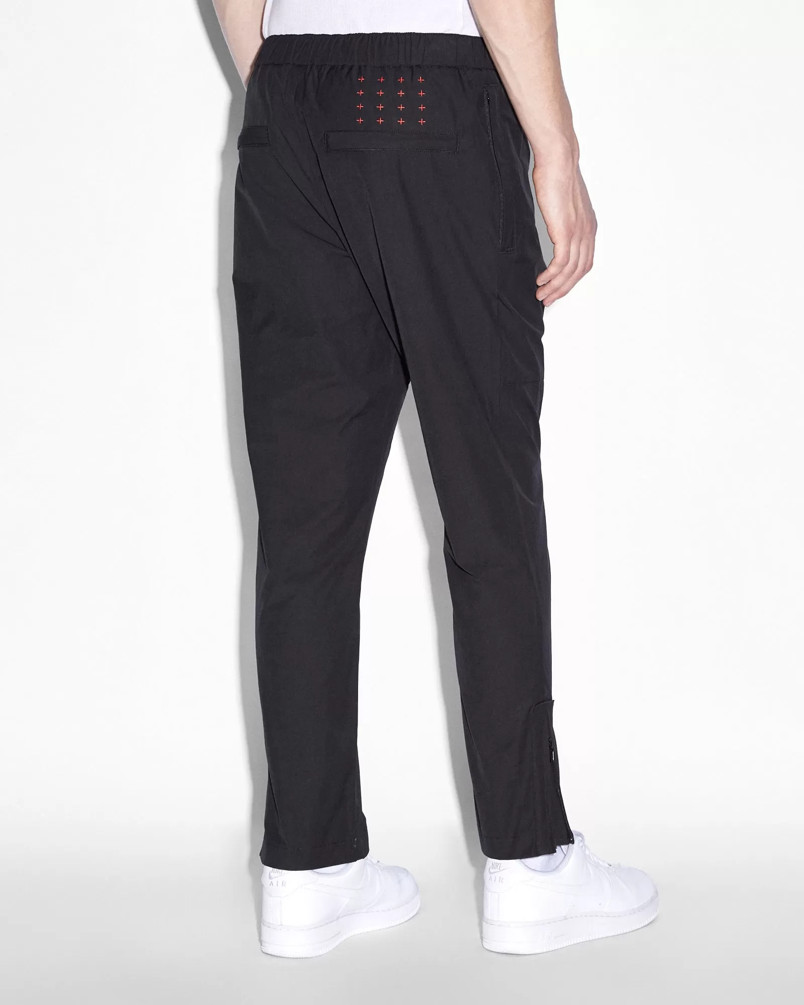 AXIOM PANT BLACK RED