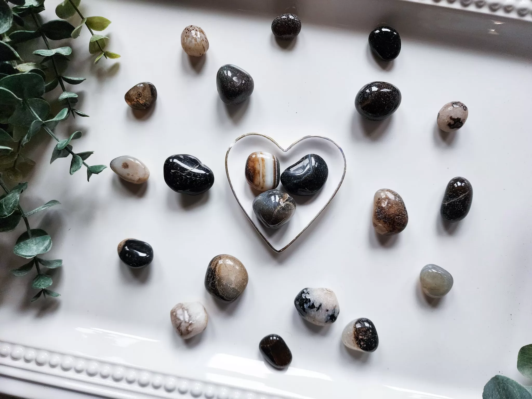 Black Banded Onyx Tumbled Stone