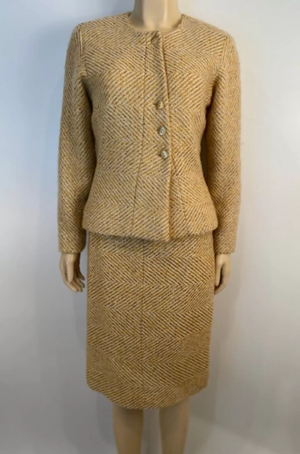 Chanel 00A 2000 Fall Gold Skirt Suit FR 38