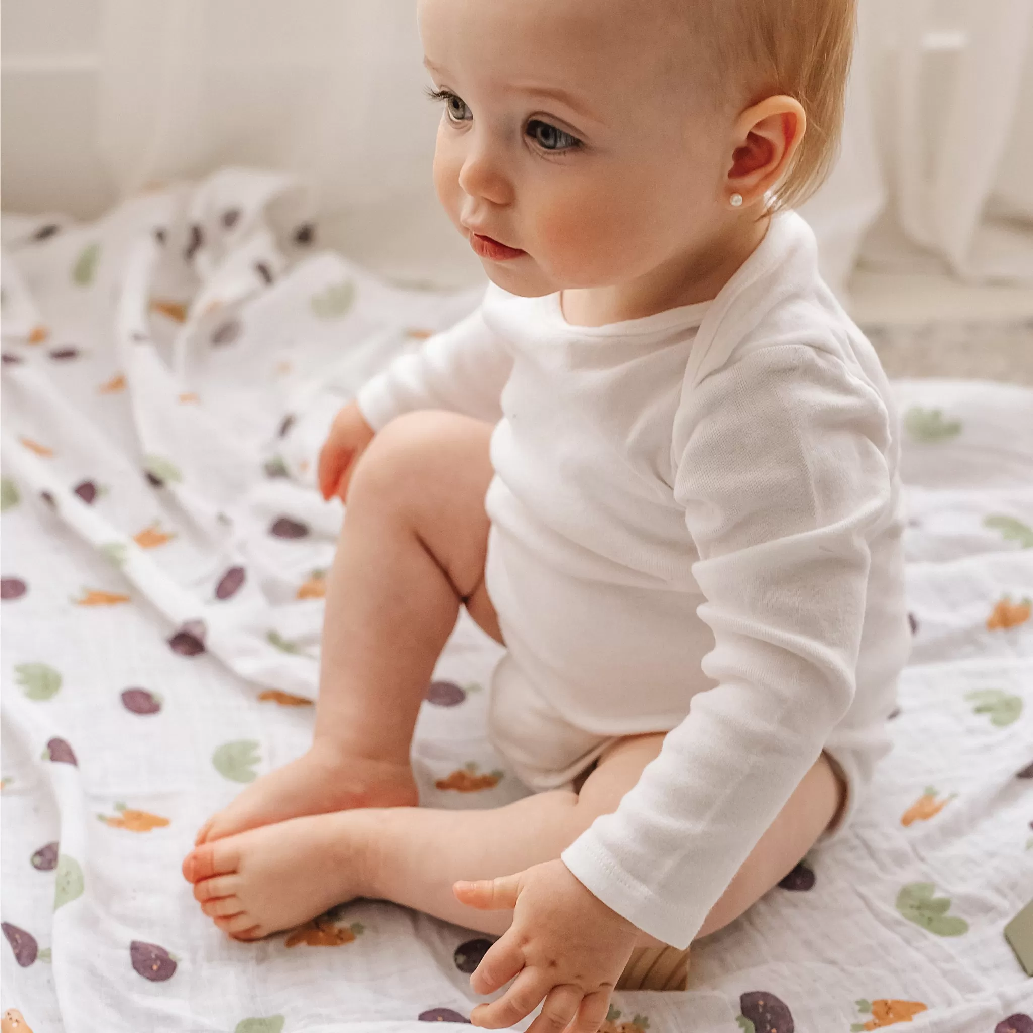 Cotton muslin swaddle - Veggies