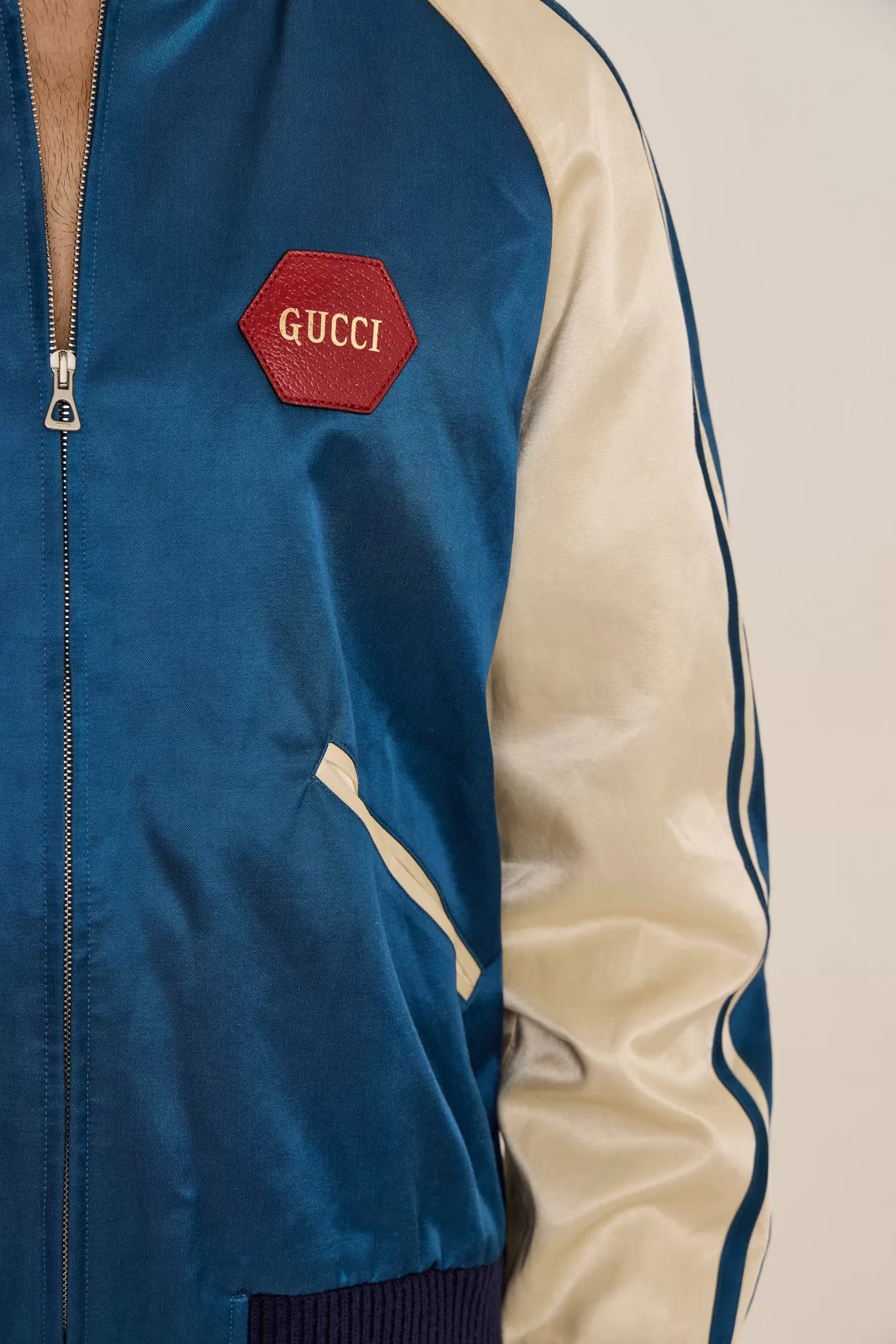 GUCCI BLUE JACKET " MUSIC IS MINE GUCCI SEATS RECLINED "