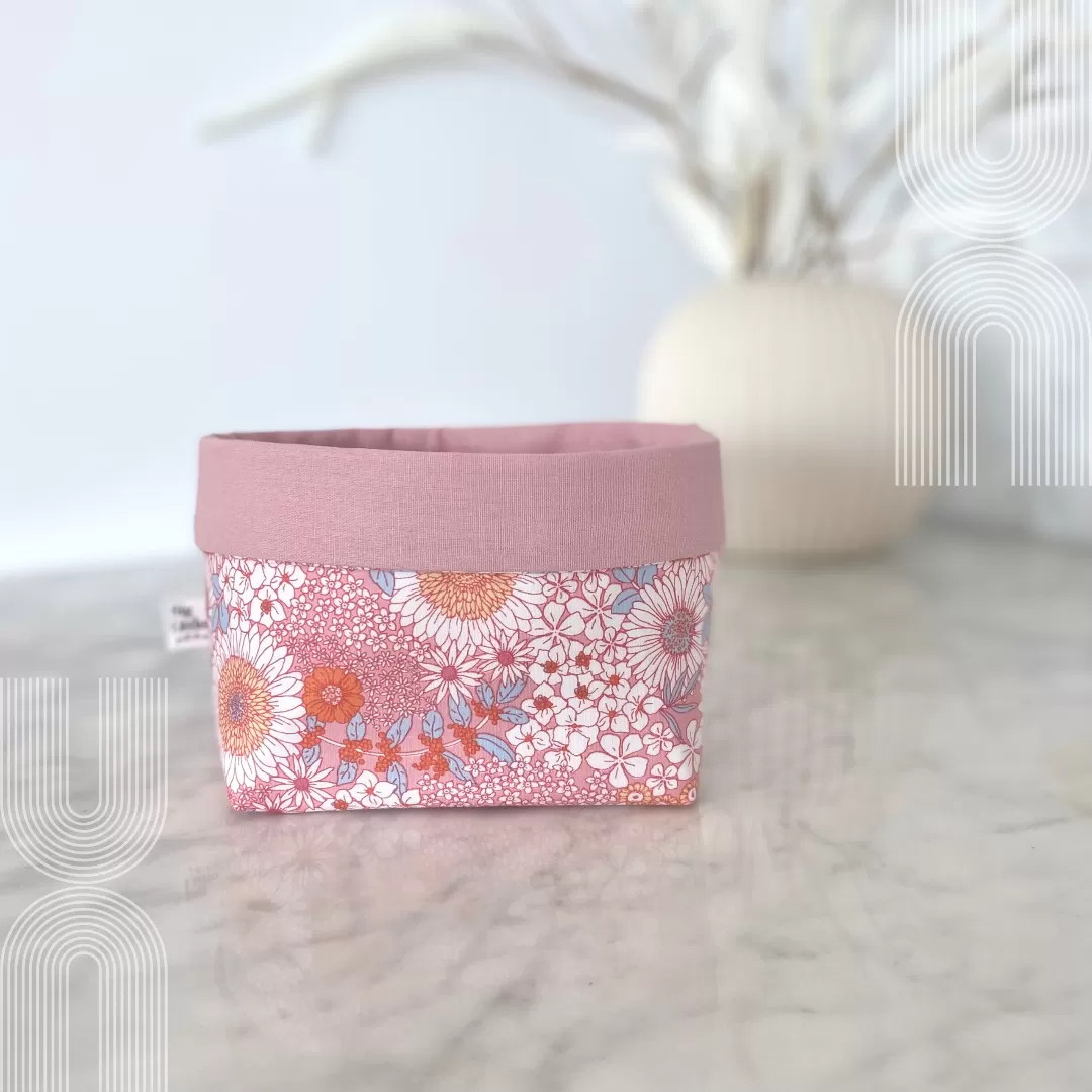 Pink Daisy Gift Box