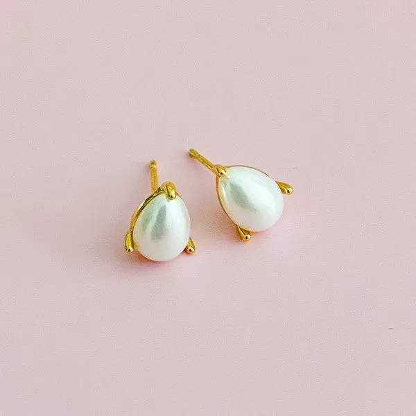 So Classy Teardrop Stud Earrings