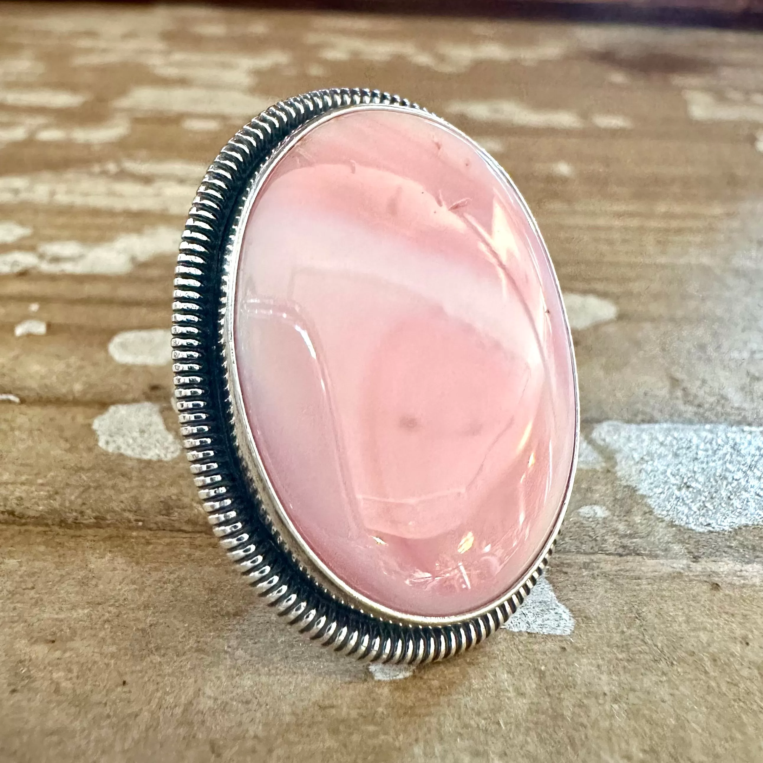 WYDELL BILLIE Navajo Pink Conch Shell and Sterling Silver Oval Ring  Size 7 Adjustable